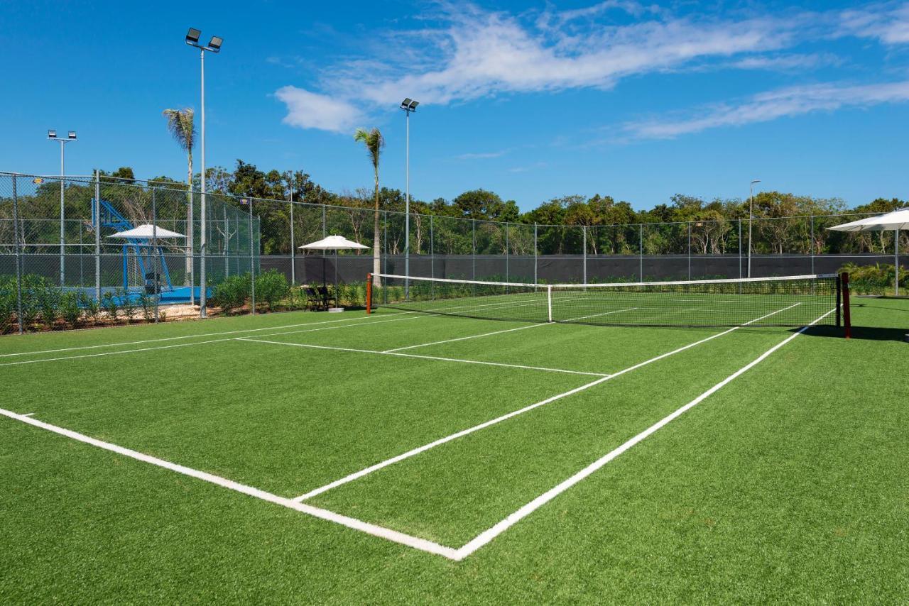 Ocean Eden Bay (Adults Only) Otel Spring Rises Dış mekan fotoğraf Tennis court at the Club