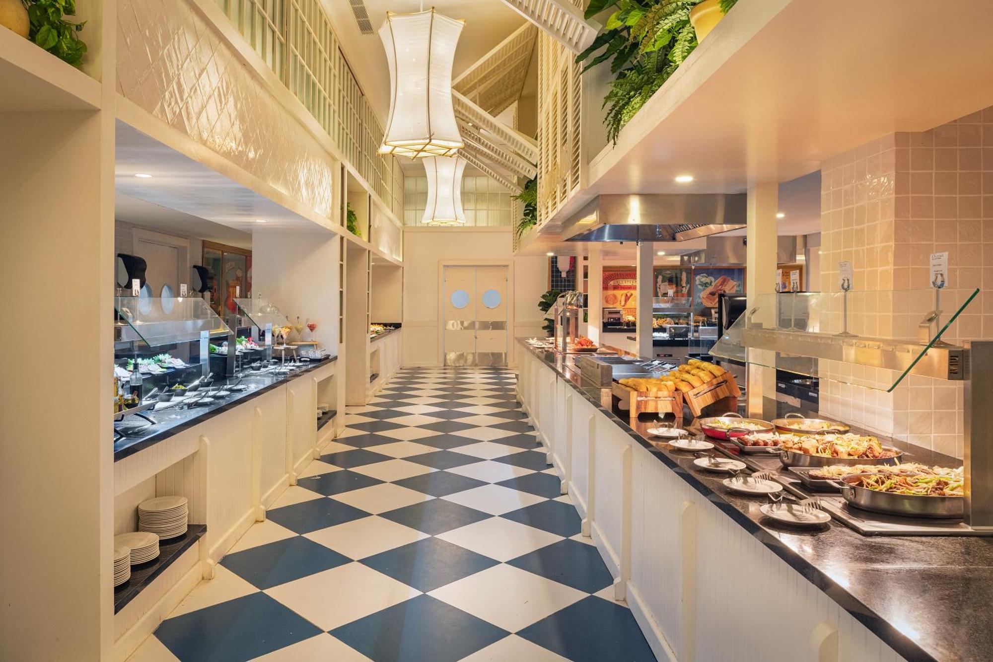 Ocean Eden Bay (Adults Only) Otel Spring Rises Dış mekan fotoğraf The buffet at the hotel