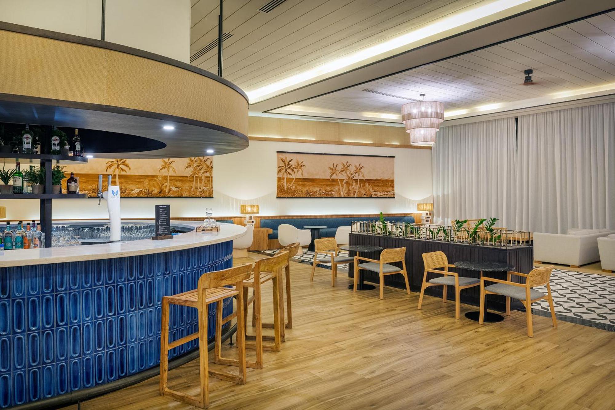 Ocean Eden Bay (Adults Only) Otel Spring Rises Dış mekan fotoğraf The lounge at the airport