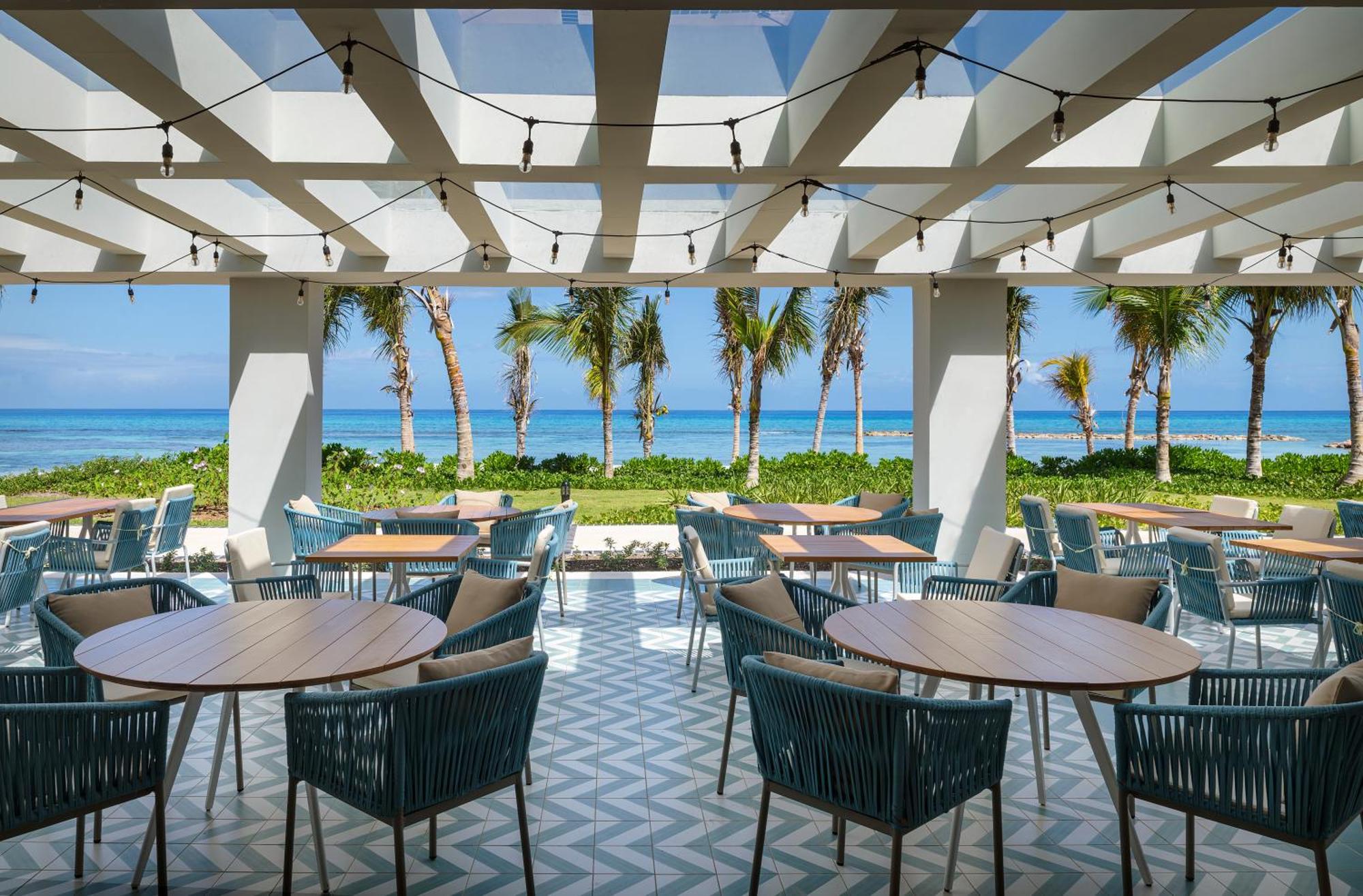 Ocean Eden Bay (Adults Only) Otel Spring Rises Dış mekan fotoğraf The Beach Club at The Ritz-Carlton, Cancun